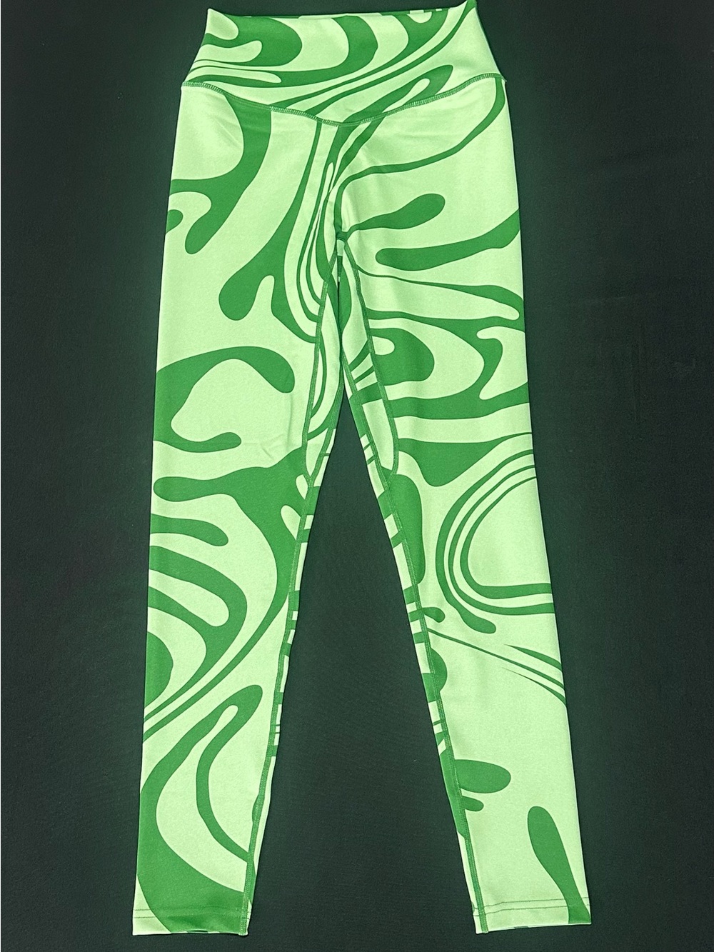 Vitality x Cosmopolitan Green Swirl Leggings Medium Activewear